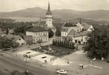 9.5.1975 - Námestie z 27 metrovej výšky 9.5.1975 - Námestie z 27 metrovej výšky