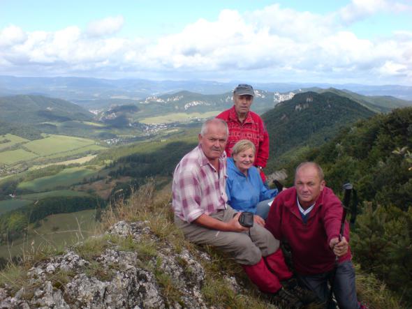 Na Žibride, v pozadi Súľovske skaly (2015) Na Žibride, v pozadi Súľovske skaly (2015)