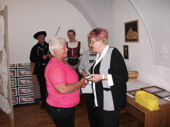 Odovzdávanie ocenenia Odovzdávanie ocenenia