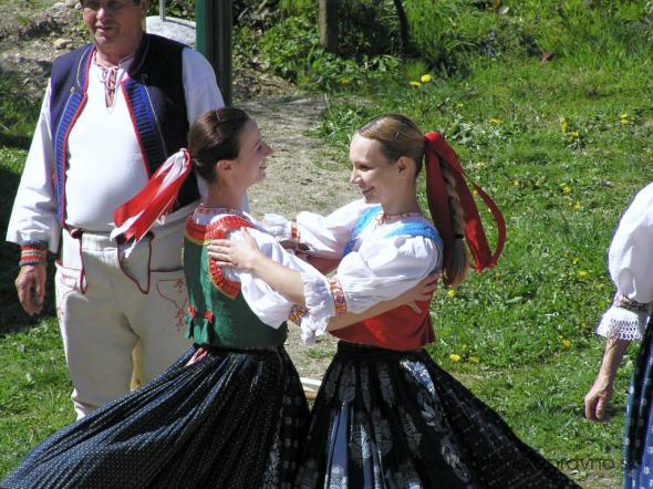 Stavanie mája Stavanie mája