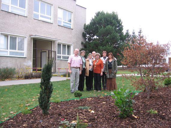 Projekt „Zeleň pre naše deti“ Projekt „Zeleň pre naše deti“