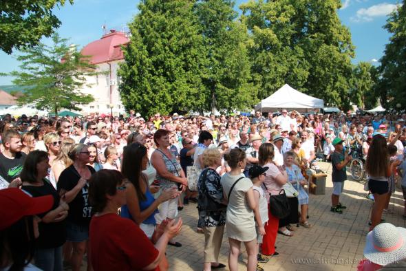 Záplava ľudí v obecenstve Záplava ľudí v obecenstve