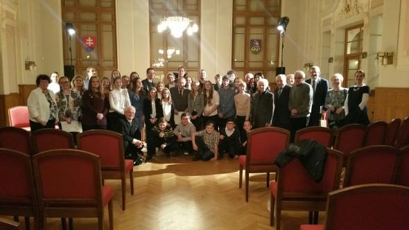 Stretnutie s hudobným skladateľom a teoretikom prof. Ladislavom Burlasom Stretnutie s hudobným skladateľom a teoretikom prof. Ladislavom Burlasom