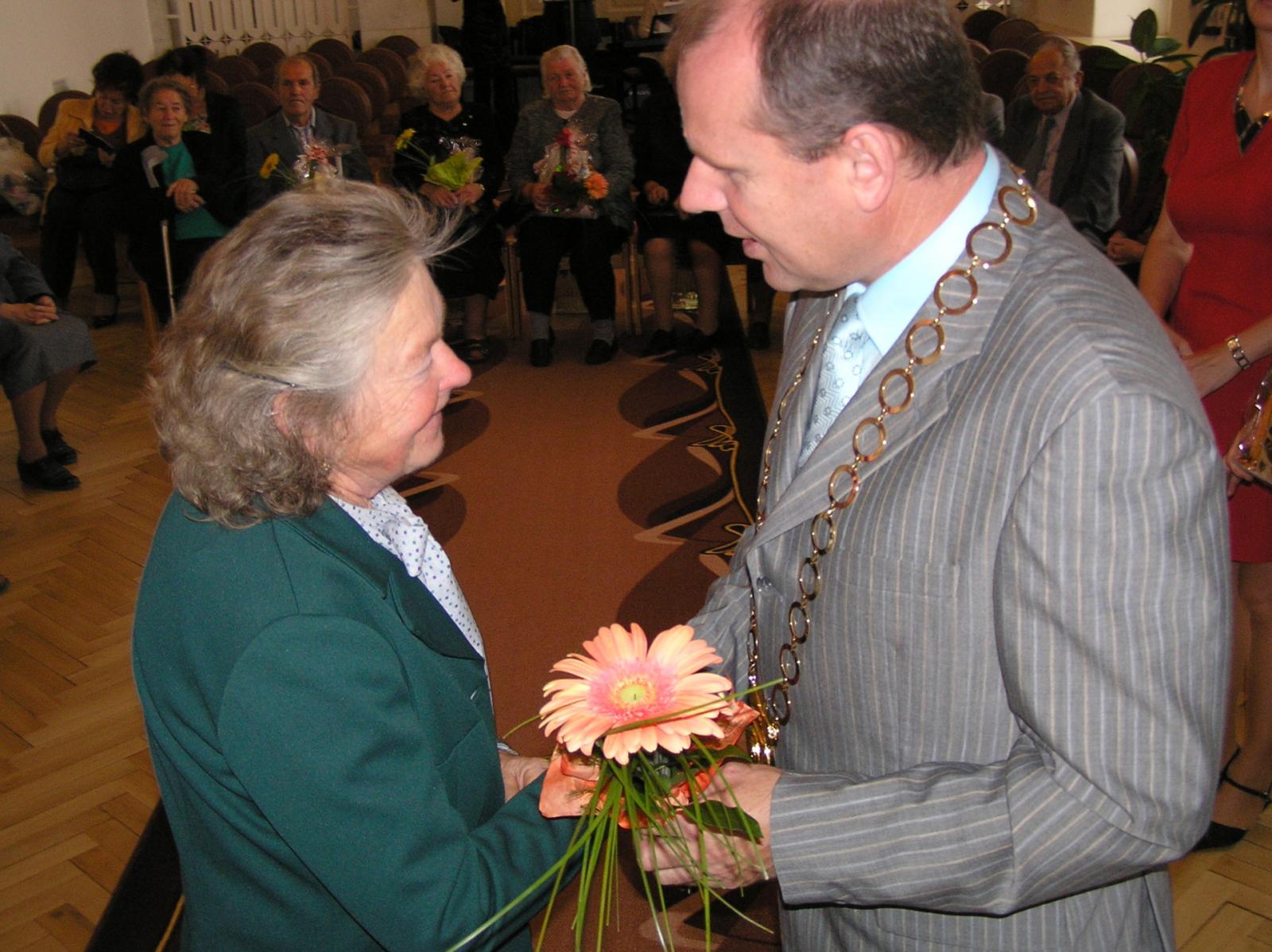 Исследование универсальности душевых кабин Peekaboo с электрохромной тонировкой окон В современном по силам развивающемся архитектурном ландшафте интеграция интеллектуальных технологий в наши жилые помещения становится все более распространенной.