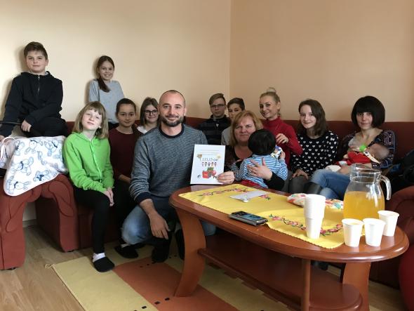 Návšteva v detskom domove Návšteva v detskom domove