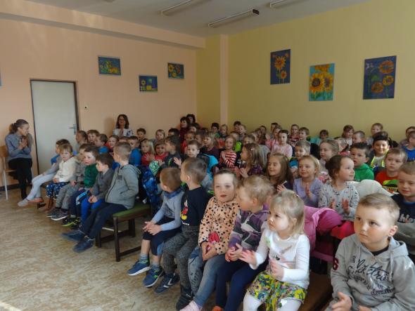Návšteva ZUŠ spojená s výchovným koncertom Návšteva ZUŠ spojená s výchovným koncertom